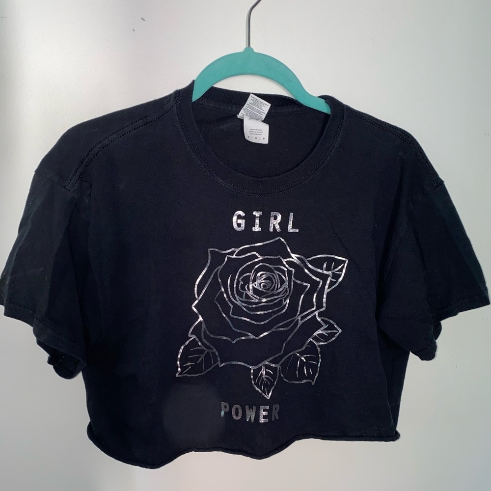 Crop top graphic tee